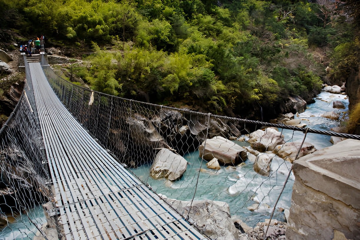 Bridge-on-the-way-to-Nar-Phu-Valley